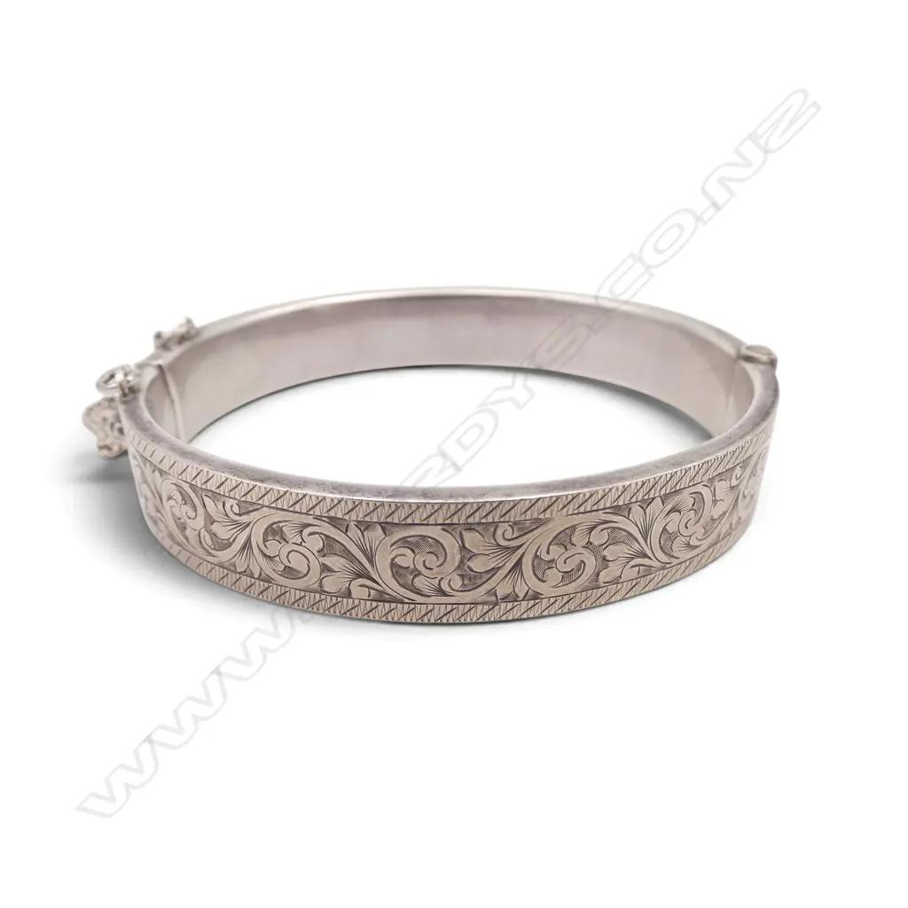 9ct FRONT ON SILVER HINGED BRACELET, MAKER S&P, 24.57gms, chain needs rejoining, L.65mm Image 1++