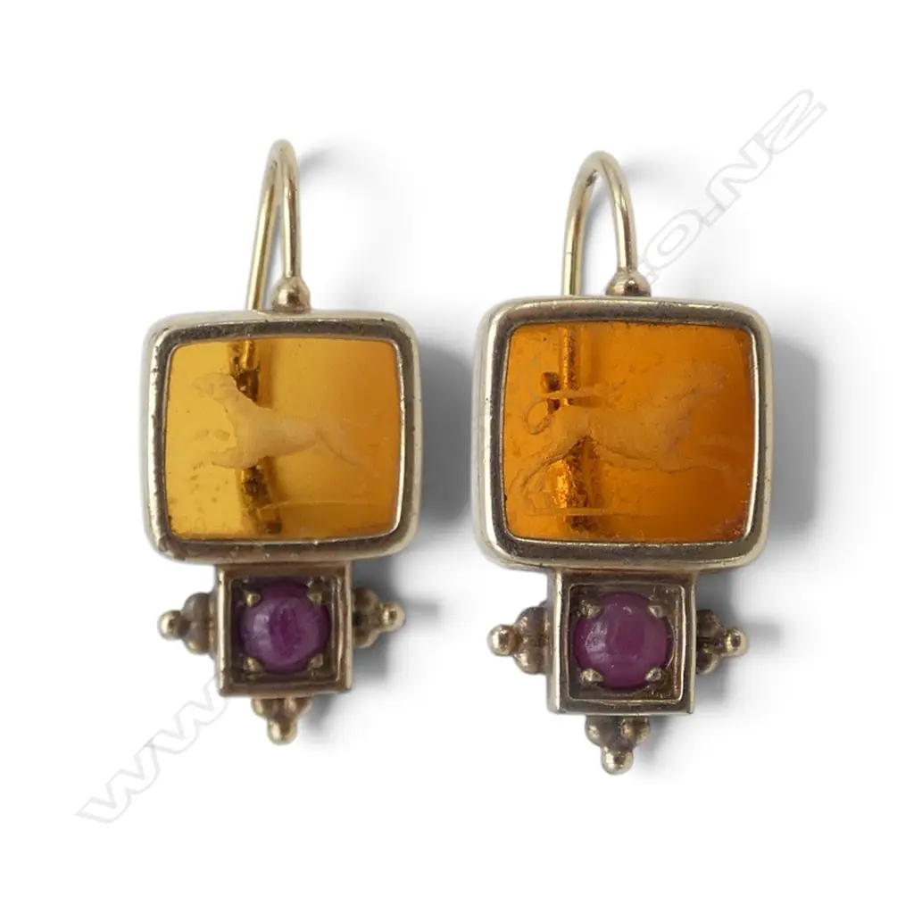 SILVER GILT ROMAN STYLE COSTUME EARRINGS Image 1++