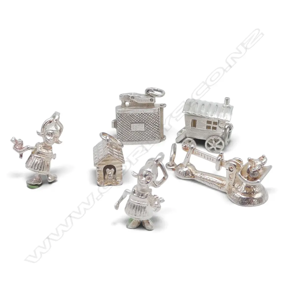 COLLECTION OF SILVER CHARMS 13.23gms Image 1++