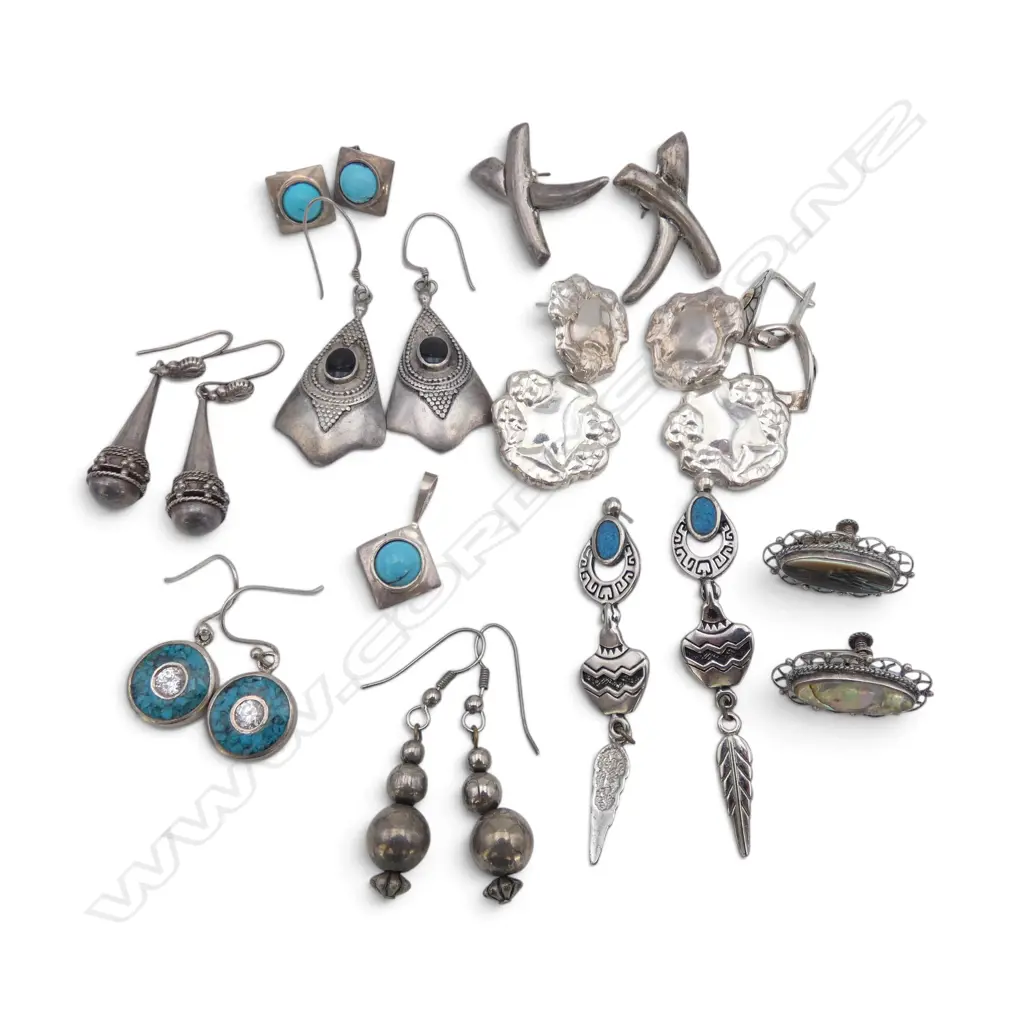 11 PCES STG SILVER JEWELLERY, 10 PRS EARRINGS + PENDANT 65gms  Image 1++