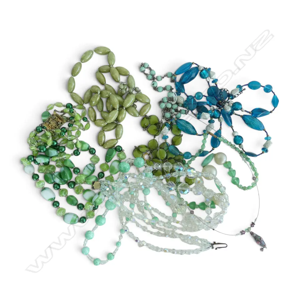 9 VINTAGE BEADED NECKLACES mostly green glass Image 1++
