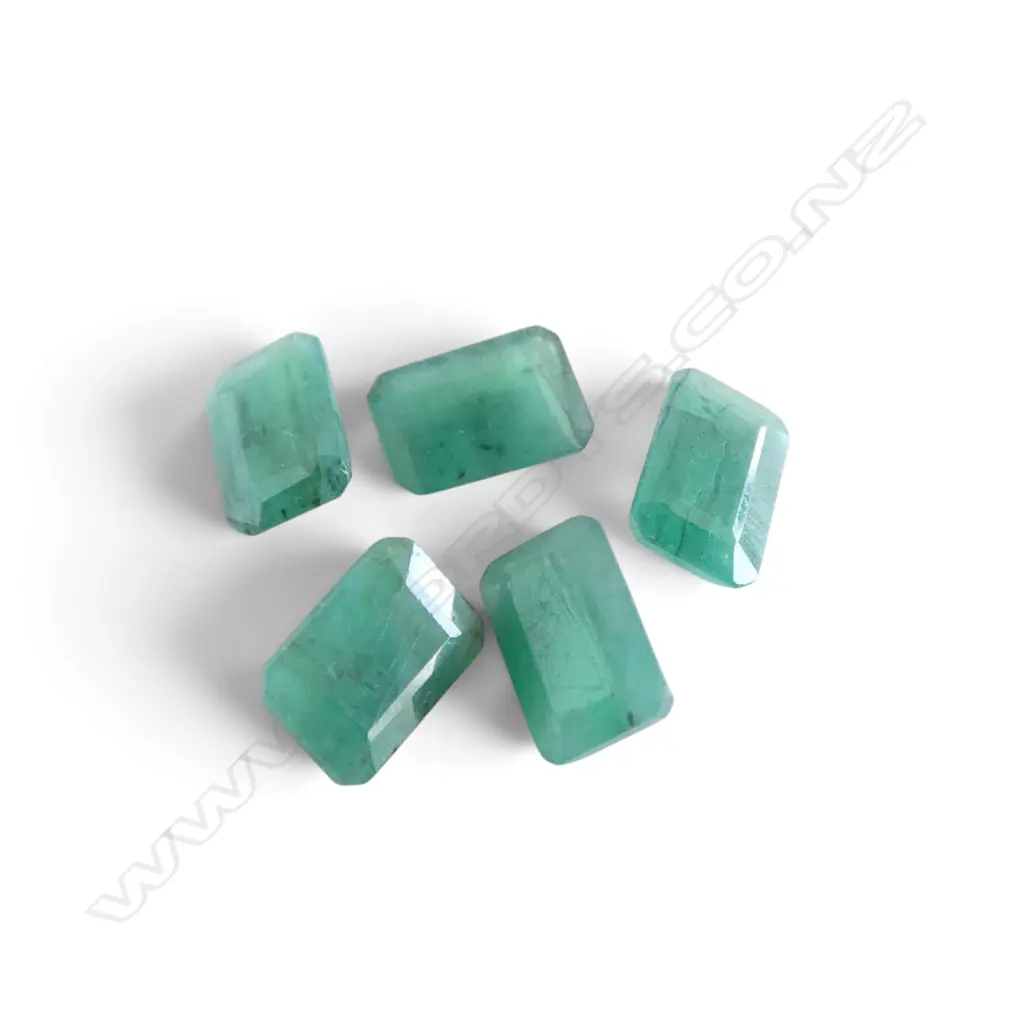 PARCEL 5 LOOSE EMERALDS Image 1++