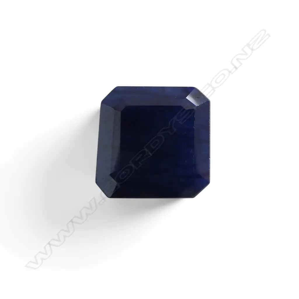 LOOSE SQUARE CUT BLUE SAPPHIRE, STONE TREATED  Image 1++