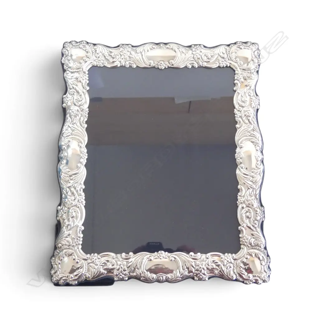 LG VICTORIAN STYLE STG SILVER FRAME 320x270mm Image 1++