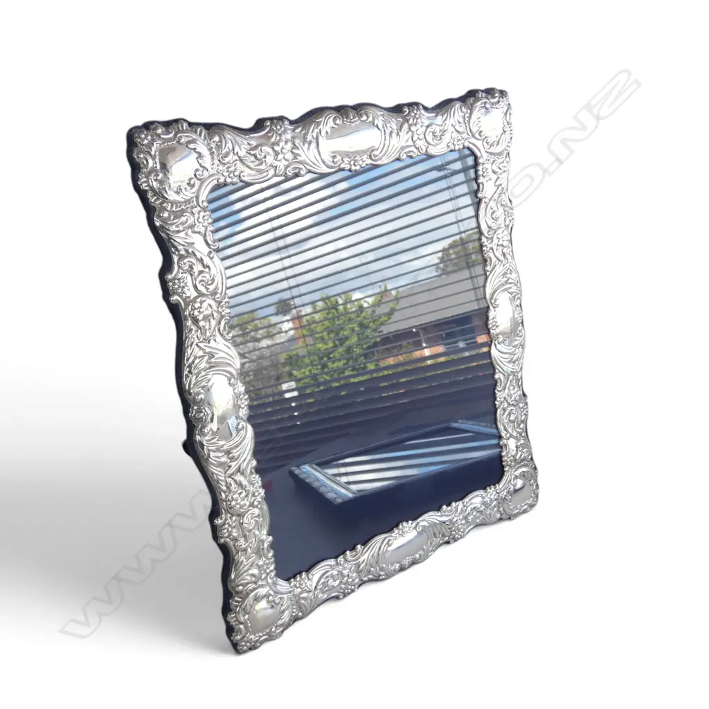 LG VICTORIAN STYLE STG SILVER FRAME 320x270mm Image 1++