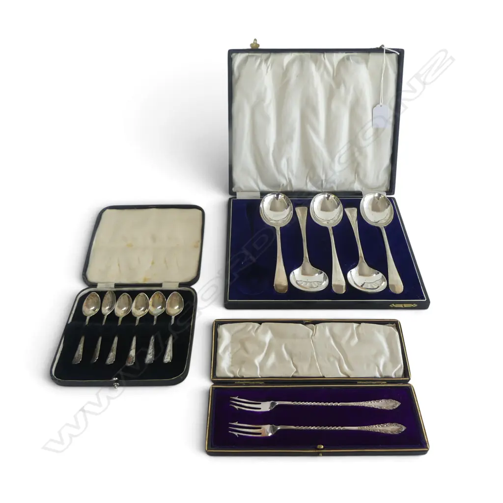 3 CASED CUTLERY SETS one spoon missing W.260mm Image 1++