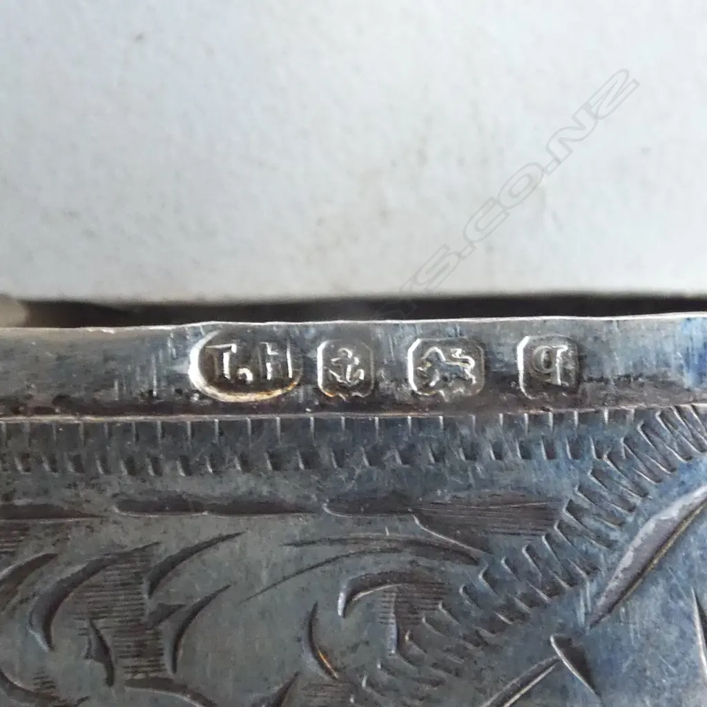 Birmingham 1915 silver vesta half engraved Image 1++
