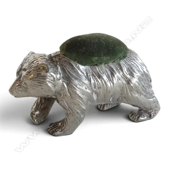 Vintage Silver PLATE mini bear pin cushion. L.75mm