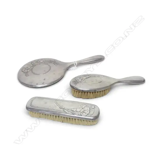 ART NOUVEAU 3 PCE .900 SILVER DRESSING SET by GERO, 'V' hallmark & makers stamp