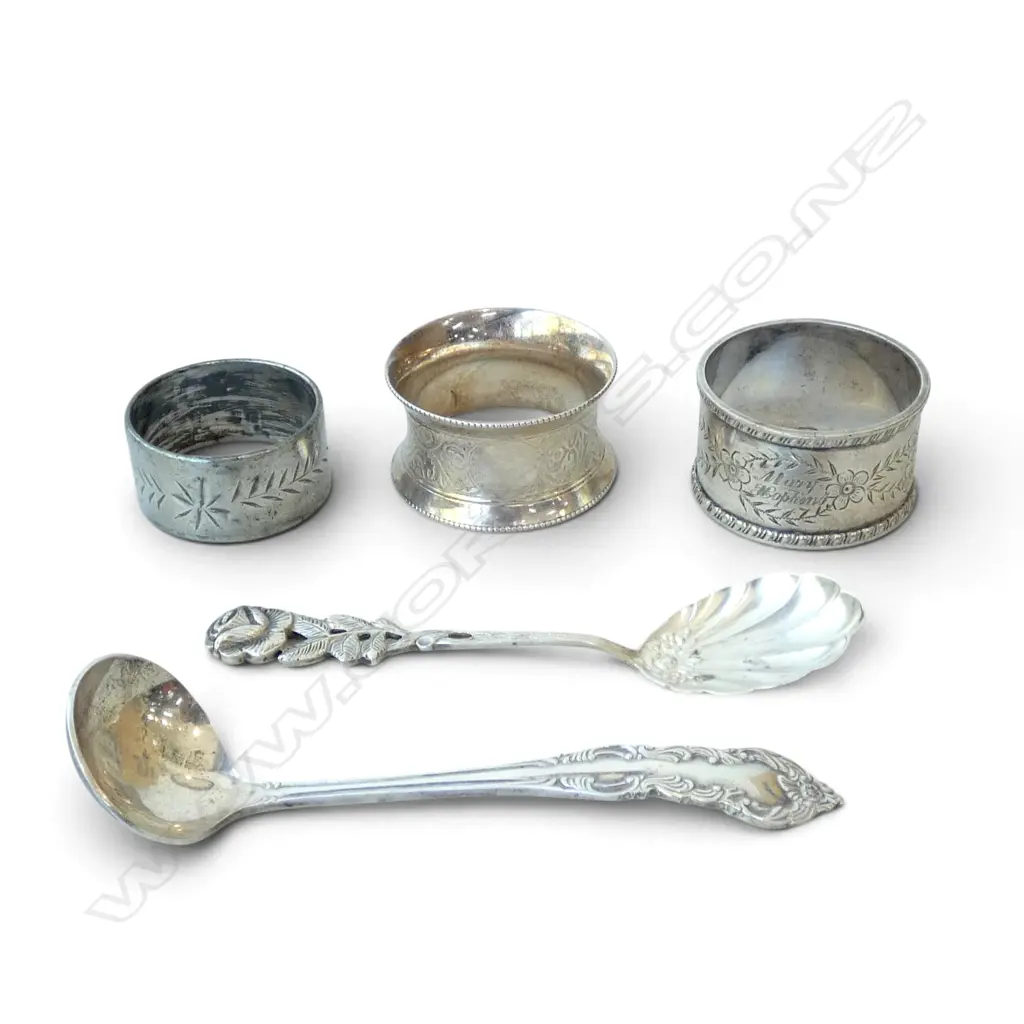 5 SILVER PLATED ITEMS - 3 NAPKIN RINGS, & FLORAL SPOON & LADLE SPOON, L.115mm   Image 1++