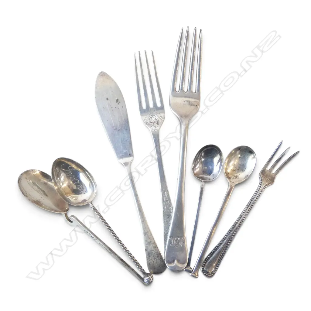 8PCS ANTIQUE STG SILVER CUTLERY - 3 FORKS, 4 SPOONS, BUTTER KNIFE, ALL UK HALLMARKS, 107gms, L.80mm-150mm Image 1++