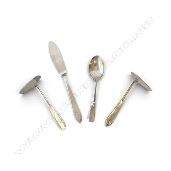 4PCS VINTAGE NZ STG SILVER - 2 PUSHERS, BUTTER KNIFE & TEASPOON, 3 BY APW, 66gms