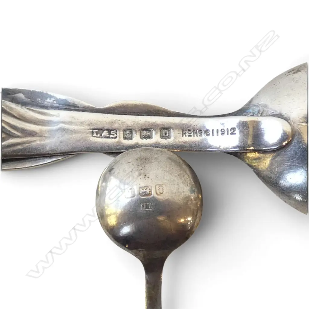 STG SILVER SALT CELLAR & SALT SPOON B'HAM 1906 & 1914, & STG CAPTAIN HOOK SPOON B'HAM 1913 (HANDLE FLATTENED), 38.7gms Image 1++