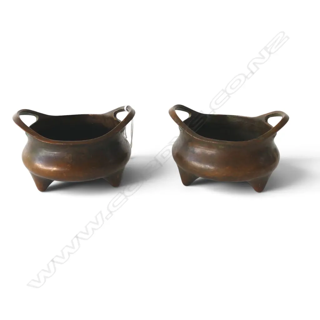 PAIR OF BRONZE CENSERS, W.80mm L.95mm D.60mm Image 1++