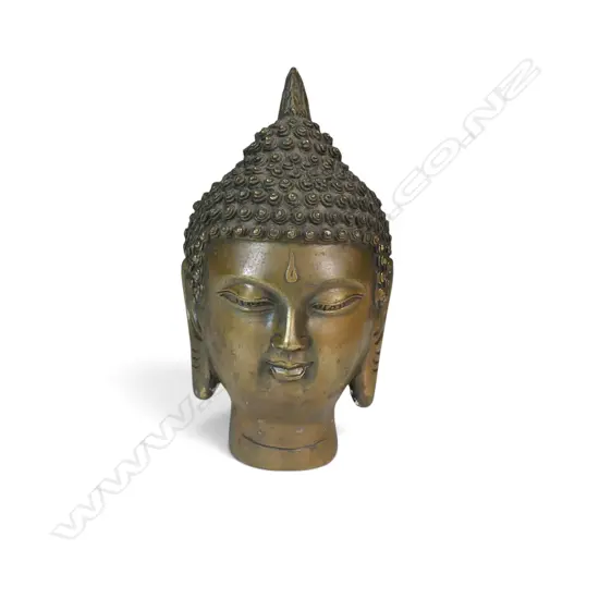 CHINESE CAST BRASS MEDITATIVE BUDDHA HEAD WITH SNAIL CURL HAIR & URNA, STAMP AT THE BOTTOM,40 X 150MM