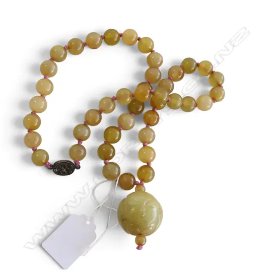 CHINESE JADE NECKLACE w. CARVED THREE FACE PENDANT & SILVER CLASP L.340mm