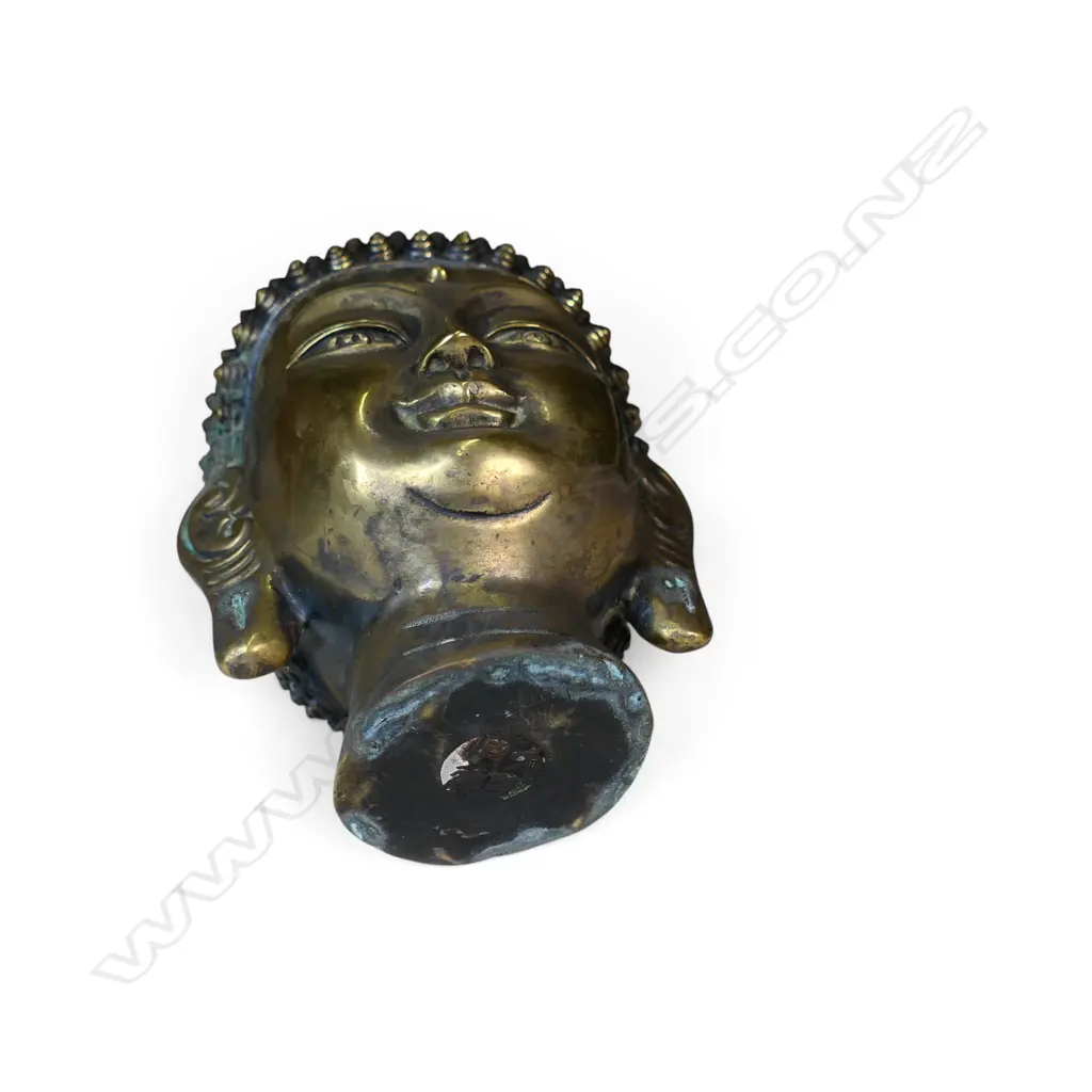 HEAVY SINO- TIBETAN BRASS BUDDHA HEAD WITH PROMINENT URNA,STAMP AT THE BASE, H.220 X 60MM Image 1++