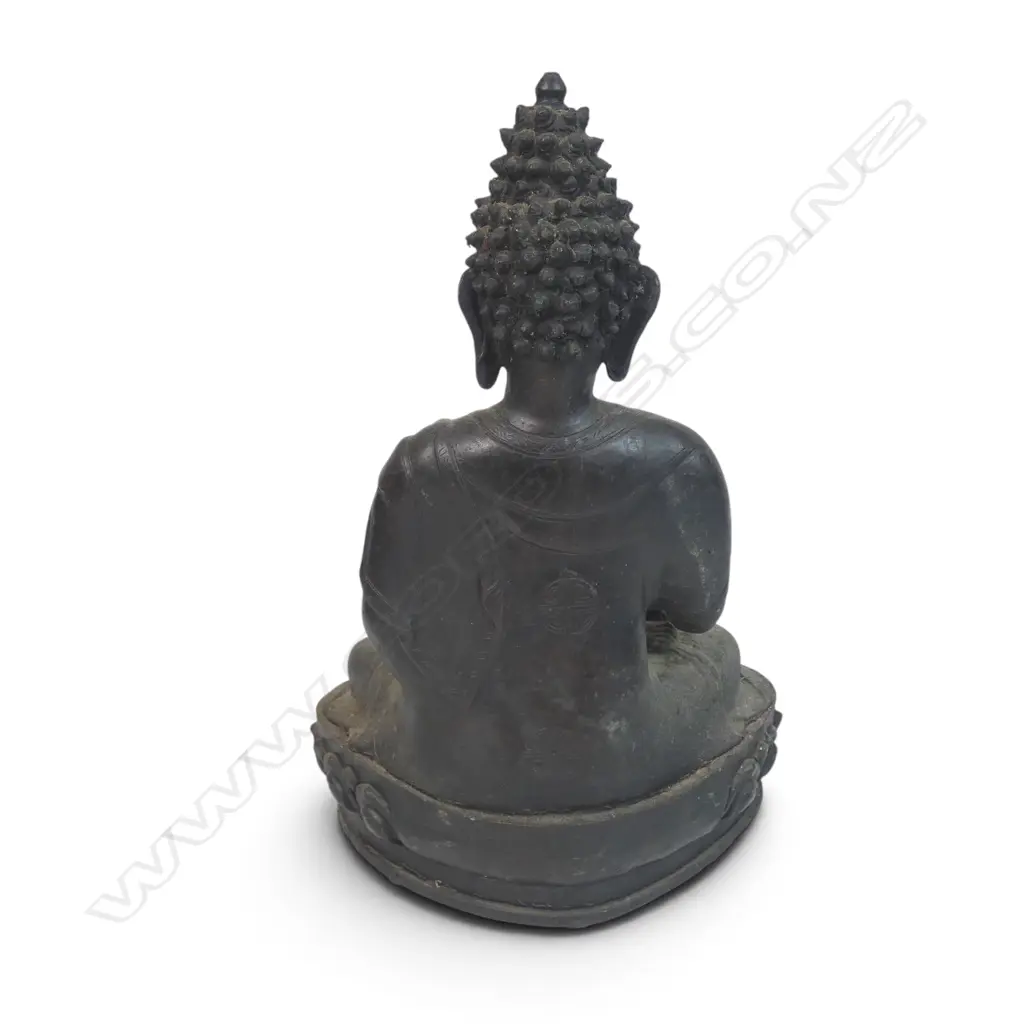 FINE BURMESE MANDALAY STYLE BRONZE OF BUDDHA SEATING IN A MEDITATIVE POSTURE (EARTH TOUCHING GESTURE), 190 X 290MM Image 1++