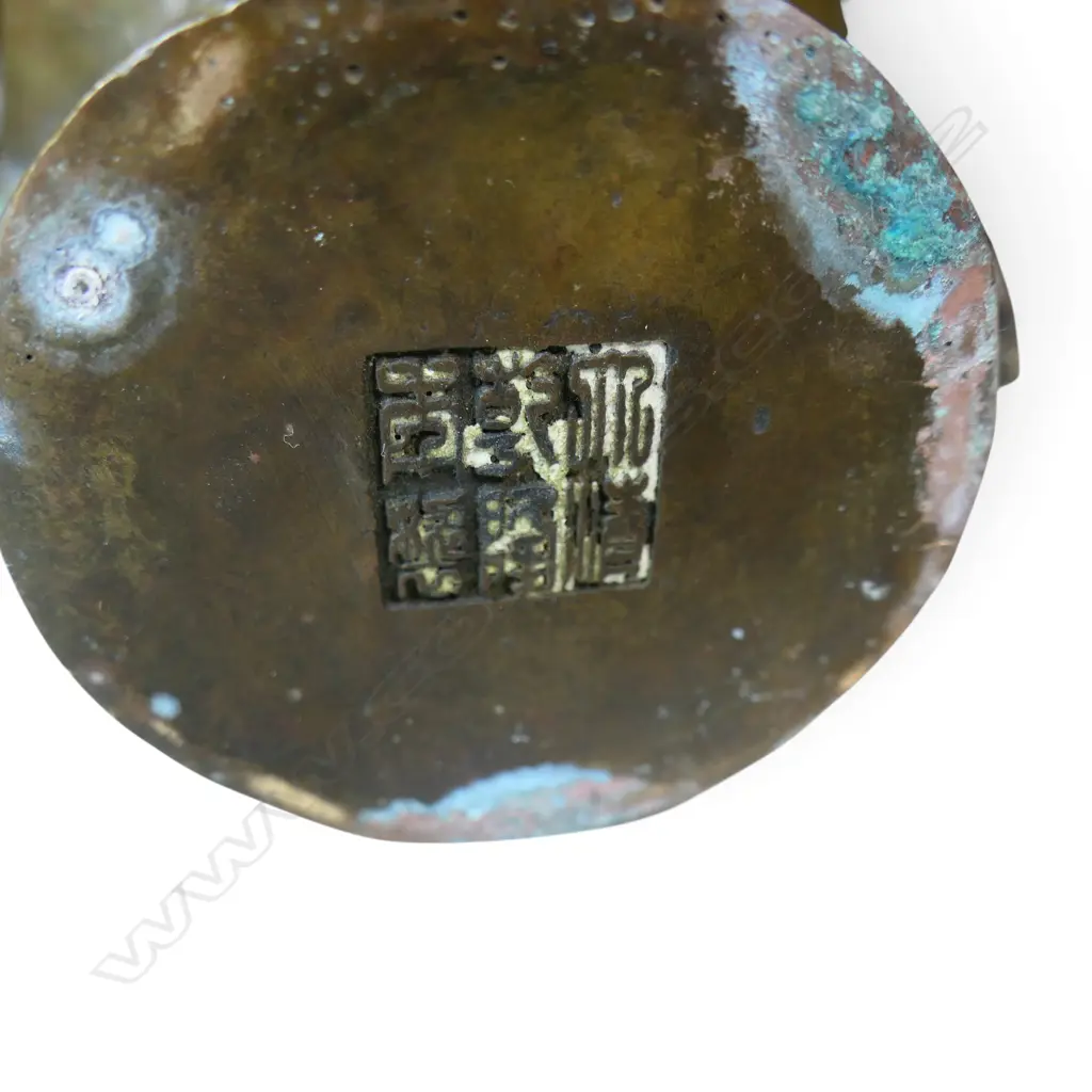 HEAVY CHINESE CAST BRASS MEDITATIVE BUDDHA HEAD WITH SNAIL CURL HAIR, STAMP AT THE BOTTOM, SOME OXIDATION, 220 X 70MM Image 1++