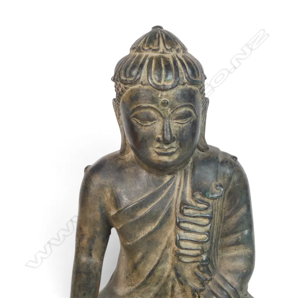 BURMESE MANDALAY STYLE BRONZE STATUE OF BUDDHA SEATING IN A MEDITATIVE POSTURE (EARTH TOUCHING GESTURE), 230 X 280MM Image 1++