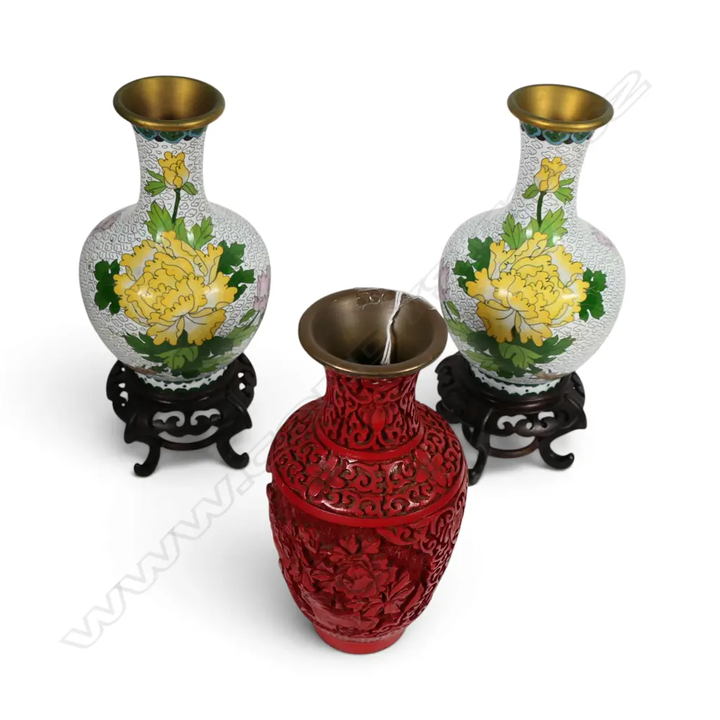 PR CLOISONNE VASES ON STANDS H.245mm + CINNABAR STYLE VASE Image 1++