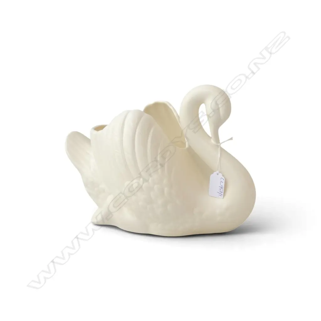 LG CROWN LYNN WHITE SWAN #170 H.210mm Image 1++
