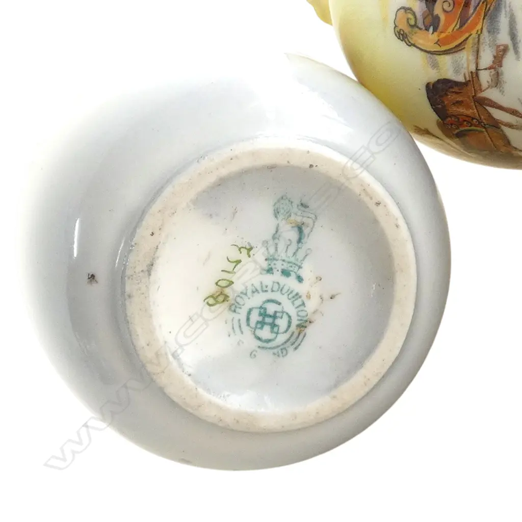 3 ROYAL DOULTON CHRISTMAS MINIATURES, H.55-70mm Image 1++