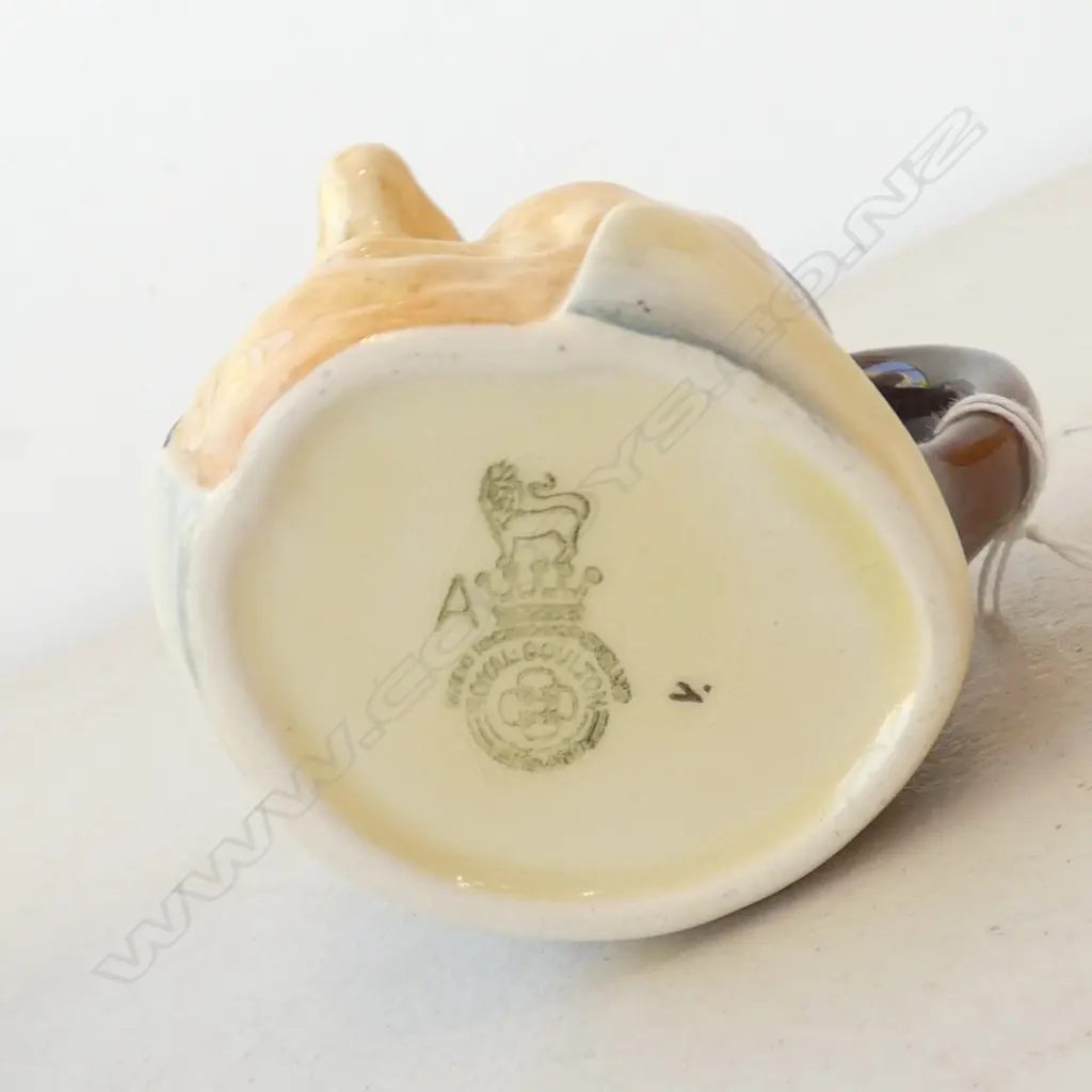 VINTAGE BESWICK WARE 'SAIREY GAMP' CHARACTER TEAPOT, H.140mm & ROYAL DOULTON 'FARMER JOHN' TOBY JUG, H.80mm Image 1++