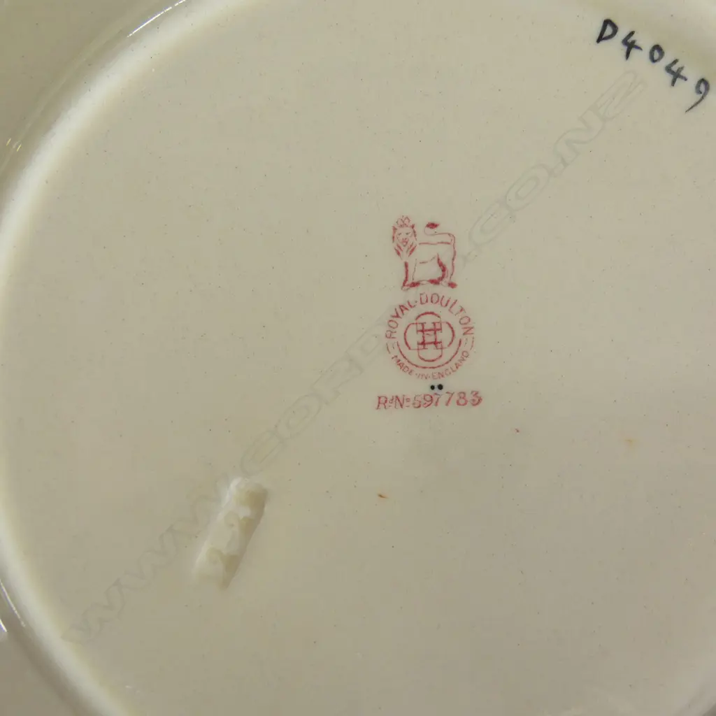 ROYAL DOULTON PANSY PLATE, Dia.230x250mm Image 1++