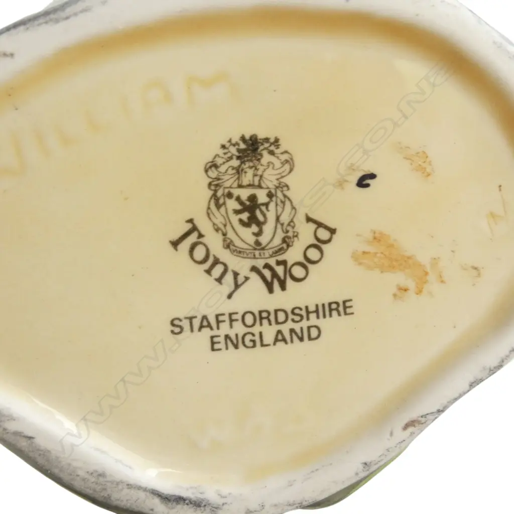 TONY WOOD 'WILLIAM WADE' TEAPOT W.210mm Image 1++