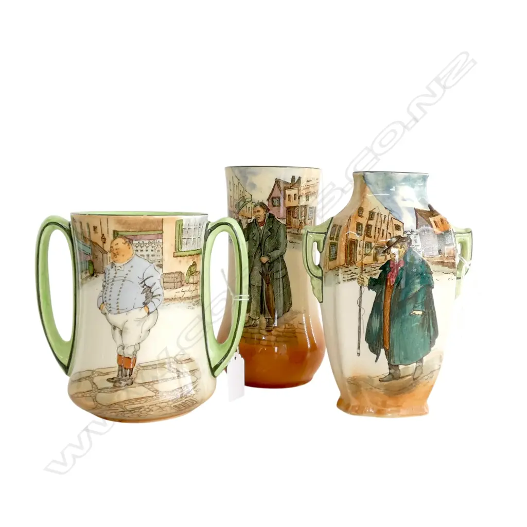 3 ROYAL DOULTON COACHING DAYS VASES, 140-180mm Image 1++
