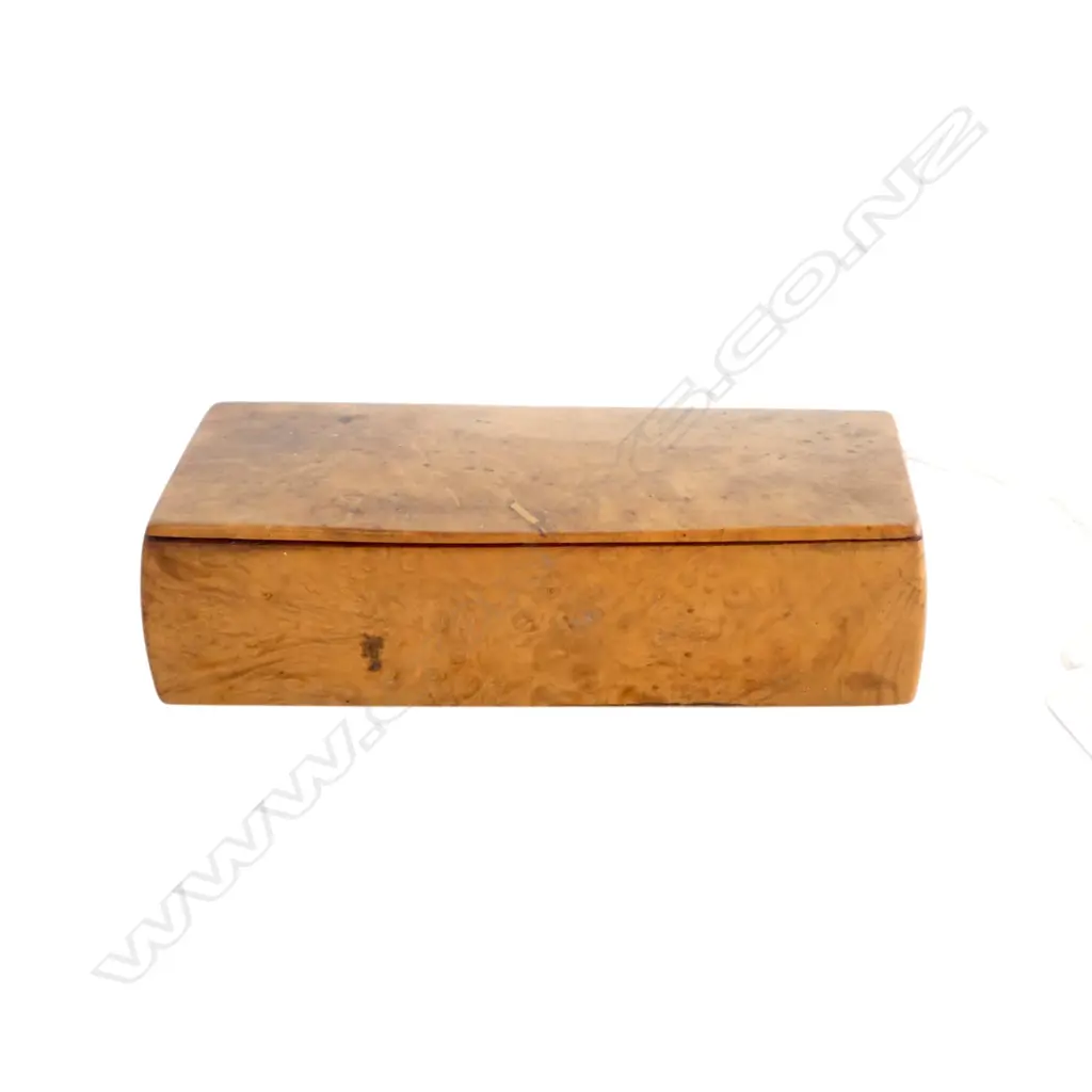 ANTIQUE TORTOISESHELL LINED MAPLE SNUFF BOX  Image 1++