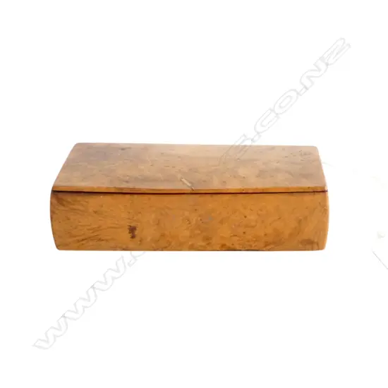 ANTIQUE TORTOISESHELL LINED MAPLE SNUFF BOX 