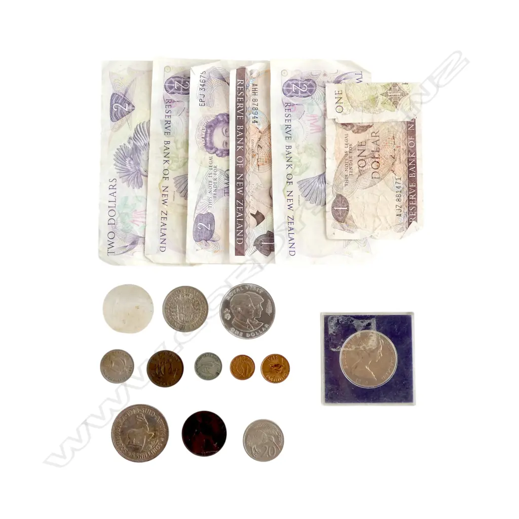 6 N.Z. BANK NOTES, N.Z. ROYAL VISIT COIN 1983 & OTHER COMM. COINS Image 1++