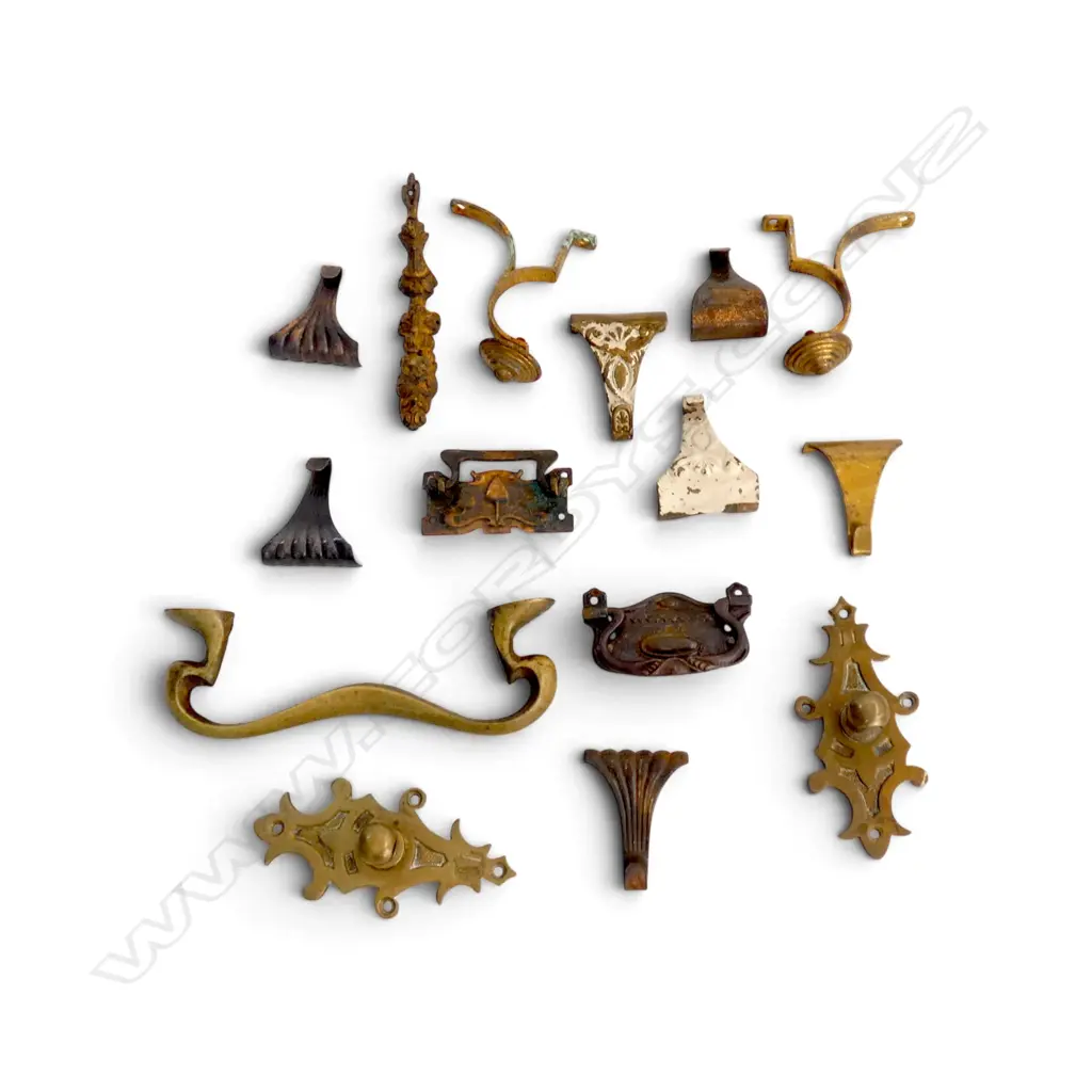 15PCS ANTIQUE BRASS ETC HOOKS & HANDLES & FIXTURE Image 1++