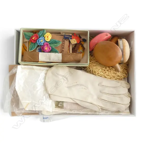 ASST VINTAGE HABERDASHERY GLOVES DARNING MUSHROOMS ETC