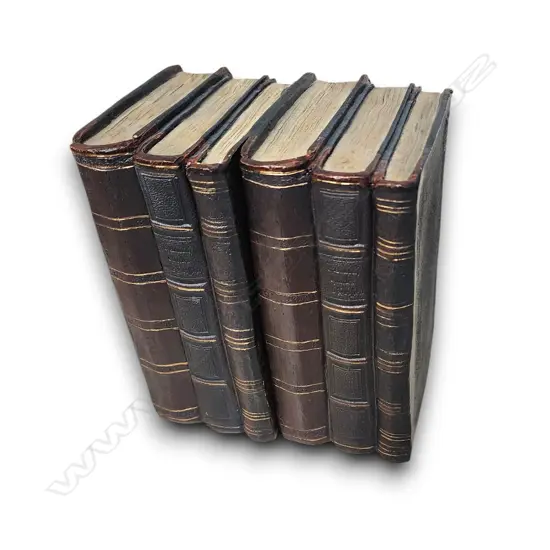 DECORATIVE VINTAGE FAUX BOOK BOOKENDS