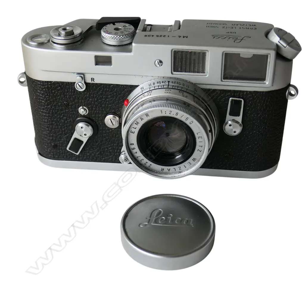 VINTAGE LEITZ LEICA M4 35mm rangefinder camera in leather case Image 1++