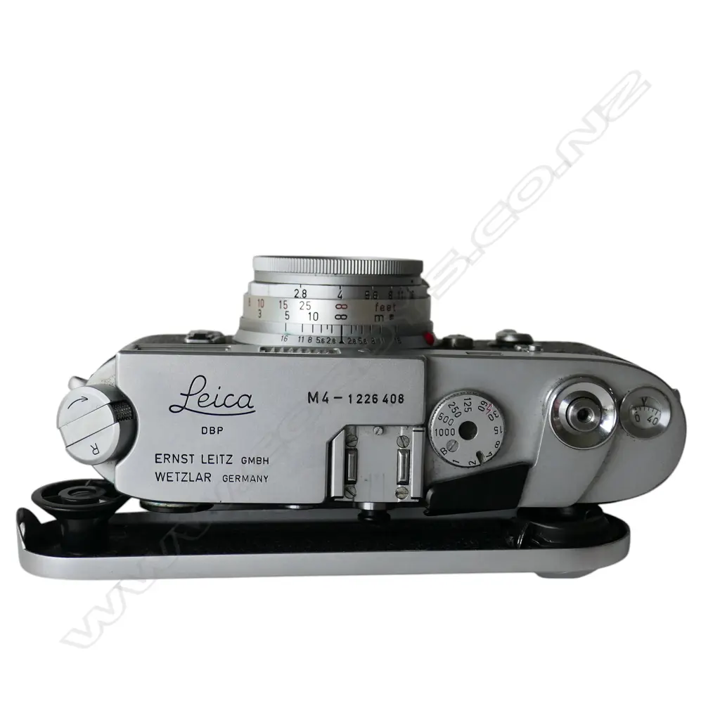 VINTAGE LEITZ LEICA M4 35mm rangefinder camera in leather case Image 1++