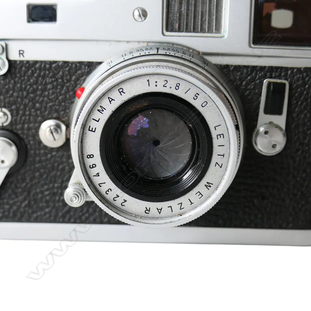 VINTAGE LEITZ LEICA M4 35mm rangefinder camera in leather case Image 1++