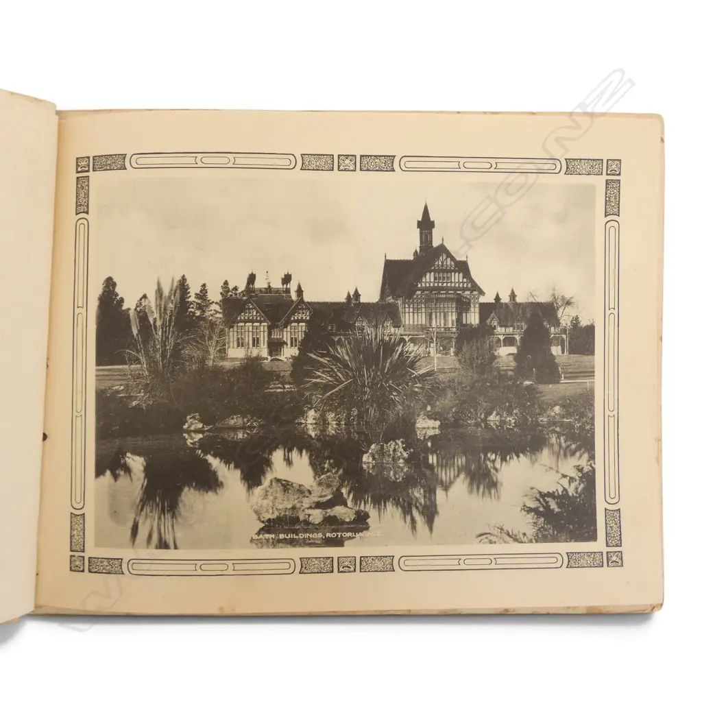 VINTAGE BOOKLET OF 56 PHOTOGRAPHIC GEMS OF ROTORUA - THE WORLDS WONDER Image 1++