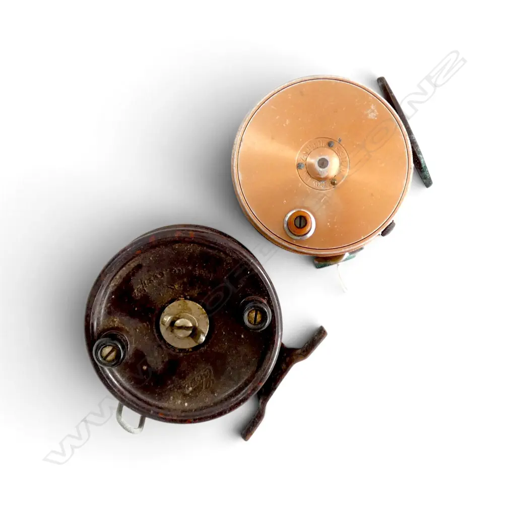 BOXED VINTAGE AUSTRALIAN EBRO FISHING REEL  & F STEANS  NZ  FRESHWATER FISHING REEL DIA95MM Image 1++