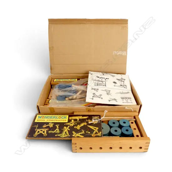 2 WONDERLOCK MODEL CONSTRUCTOR KITS one not original box