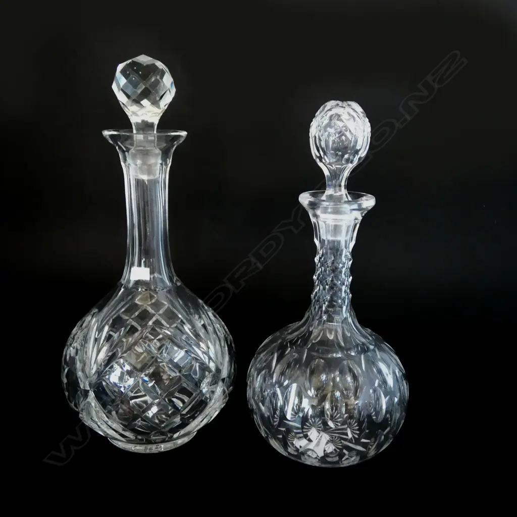 2 CUT CRYSTAL DECANTERS, H.270/290mm Image 1++