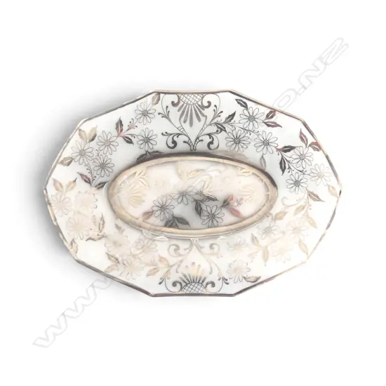 VINTAGE CAMBRIDGE GLASS SERVING TRAY w SILVER WILDFLOWER PATTERN OVERLAY, L.250mm