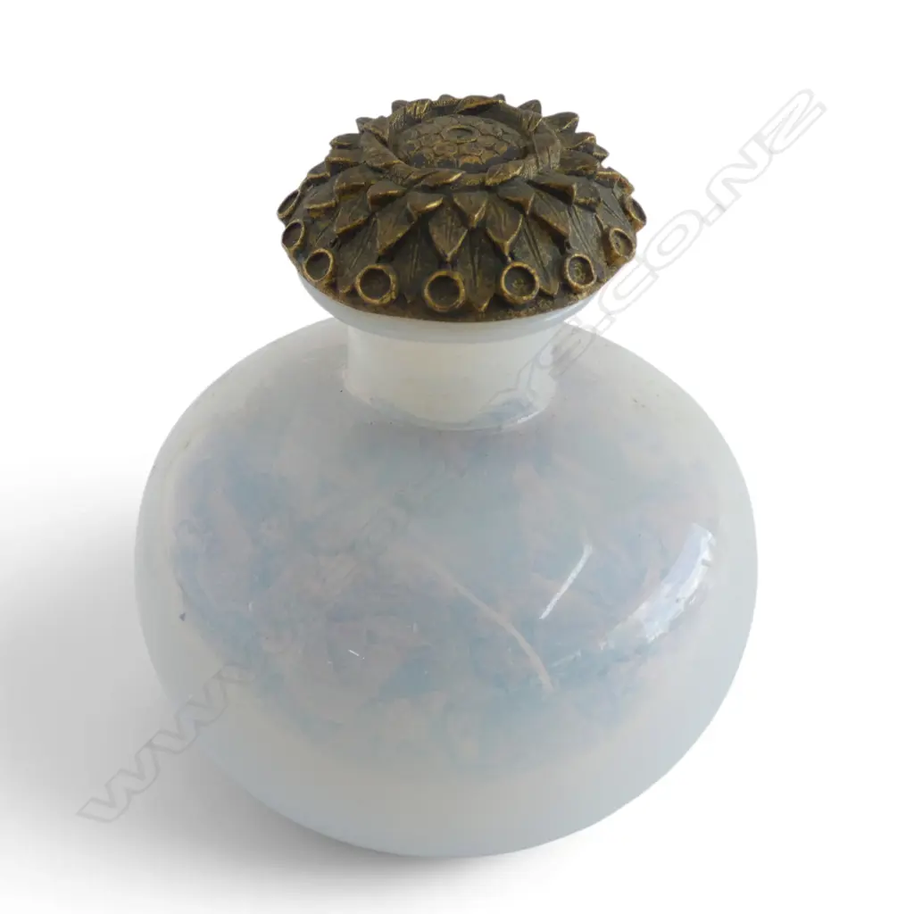 OPALESCENT GLASS SCENT BOTTLE w. METAL STOPPER H.120mm Image 1++