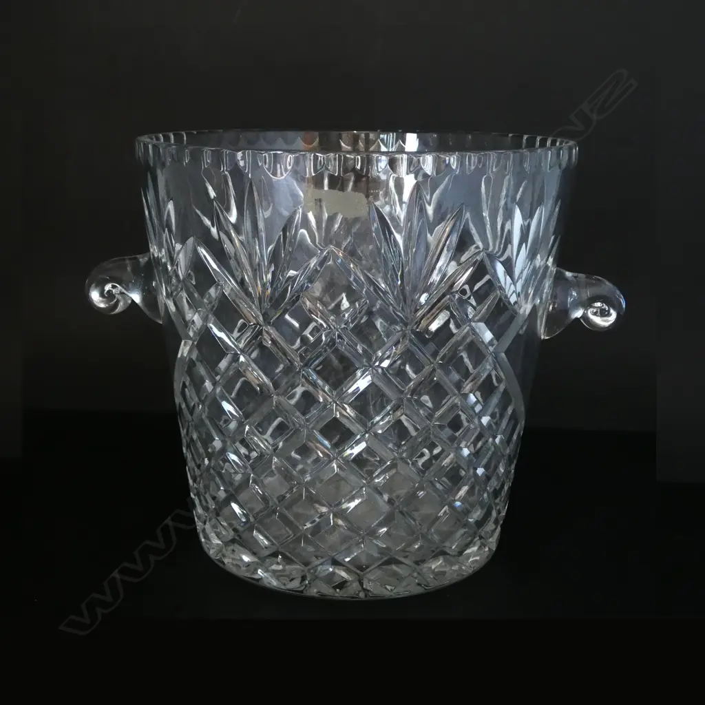 HEAVY CUT CRYSTAL ICE BUCKET 215MM (dia) Image 1++