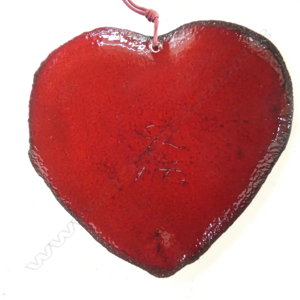 5 KEUM SUN LEE WALL HANGING HEARTS, RUBY w GOLD & WHT DETAIL, H.105mm Image 1++