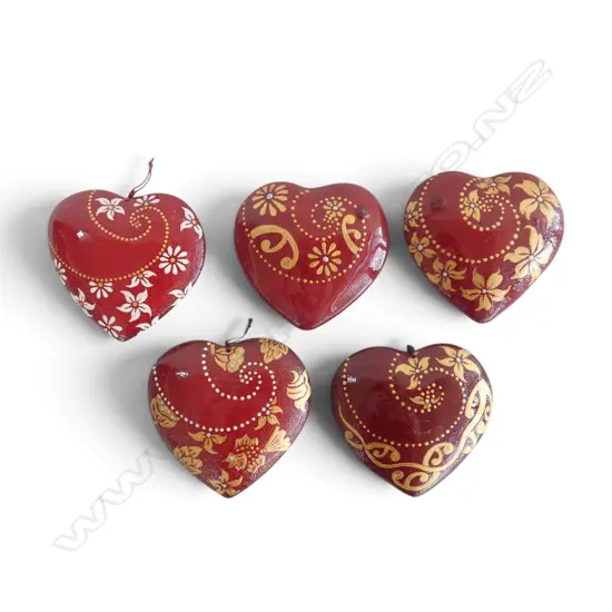 5 KEUM SUN LEE WALL HANGING HEARTS, RUBY w GOLD & WHT DETAIL, H.105mm