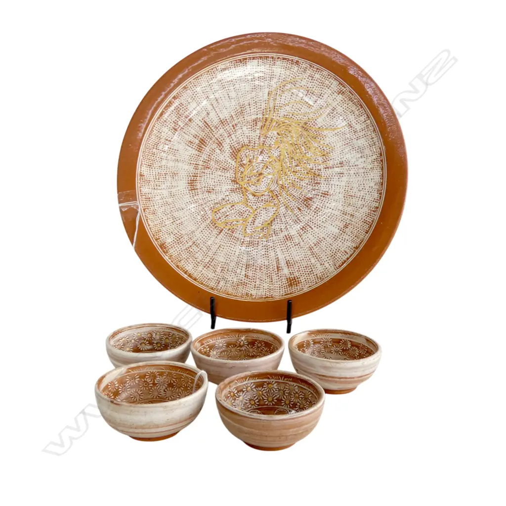 KEUM SUN LEE TERRACOTTA DISH & 5 SML DISHES, Dia.350mm/85mm Image 1++
